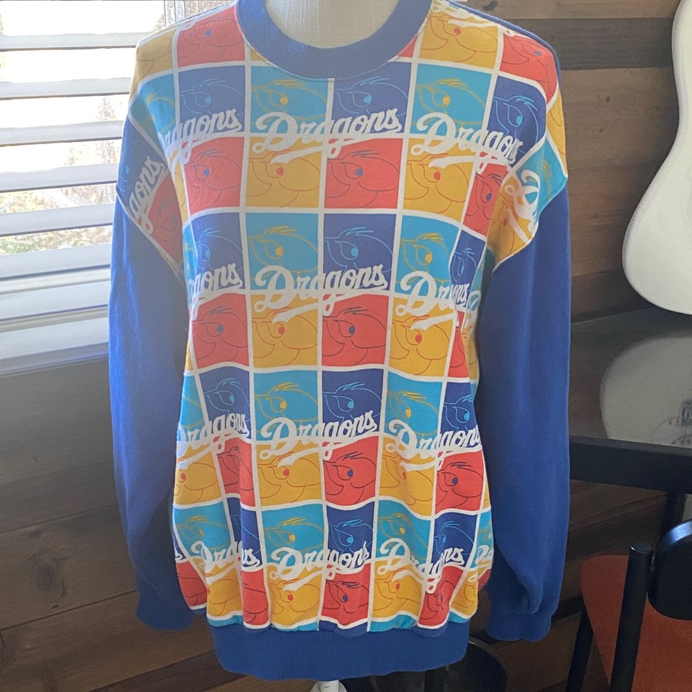 Rare Dragons Dodgers Graphic  Crewneck Sweatshirt medium